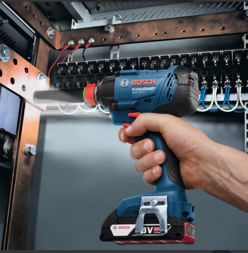 Набор Аккумуляторный ударный гайковерт Bosch GDS 18V-400 Professional, 2 акб 5 Ah, ж/п GAL 18V-40, в кейсе — изображение 10