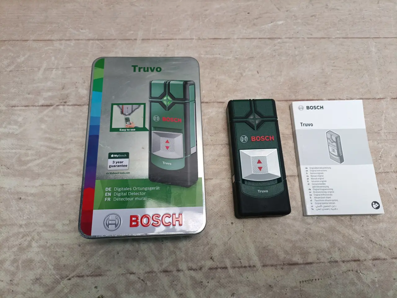 Будівельний детектор прихованої проводки Bosch TRUVO у металевому пеналі